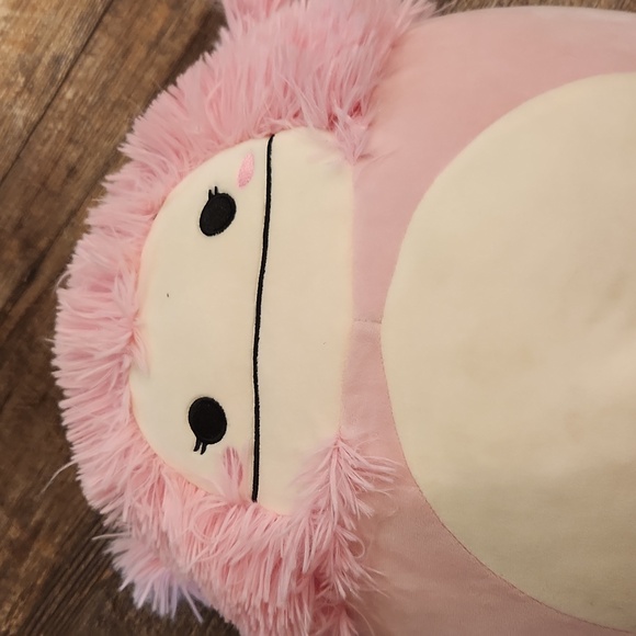 Squishmallow Pink Big Foot - Picture 3 of 5